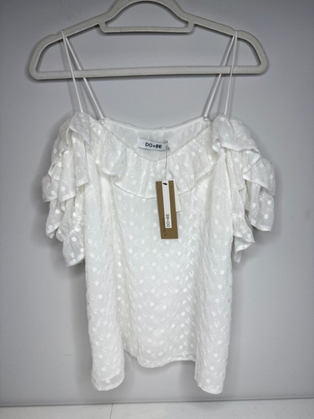 DO+BE White Embroidered Ruffle Cold Shoulder Top L Coquette